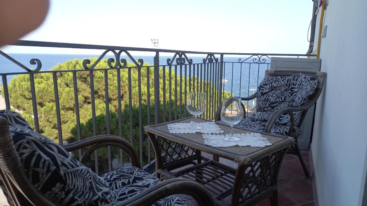 Le Spiagge Bed and Breakfast Letojanni Exteriör bild